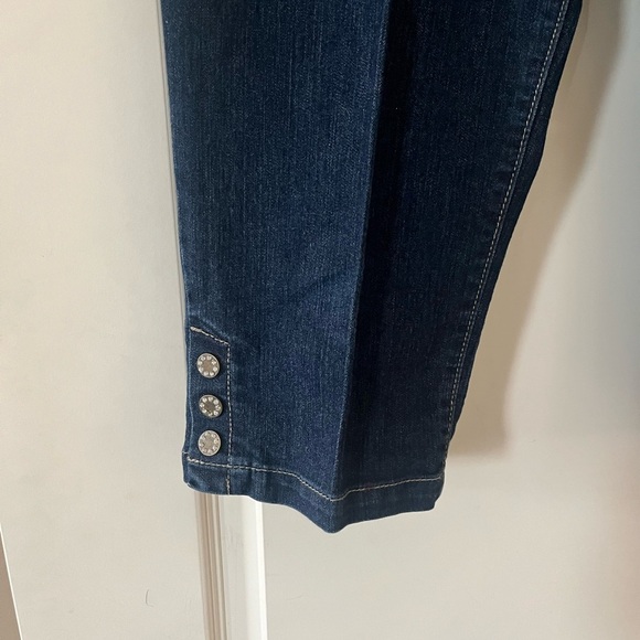 Baccini Women's Dark Washed Cropped Jeans Size 12 Petite - Picture 10 of 14